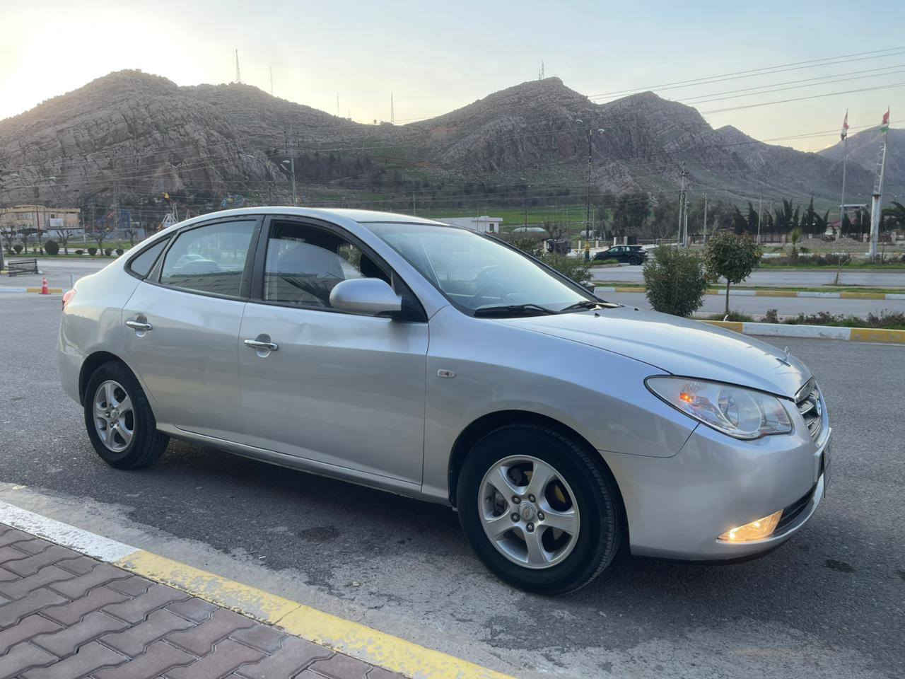 نمونەو پاکەتی لە2008
بەس سڵایت نیه چوار گێچە 
گشت گیانی بەشەرتە دینارێک نەقوستانی نیە 
کێی مشتەرییە بێتە مسجەوە یان 
ئاسیا 
***********
کۆڕەک ....

***********
