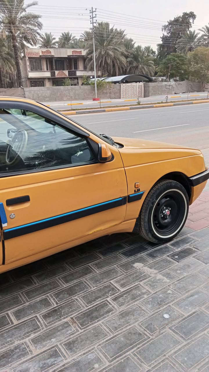 السلام عليكم 
بيجو اكد 2016 رقم كربلاء سنويه لل29 
السيارة جاهزه من كلشي تخم تاير خط ابيض جديد صدر خلفي جديد 
راديتر جديد وتحويل مباشر مصفره غرامات والهيئة لل25 
مكاني كربلاء 
رقم 📱 الهاتف ***********
***********
سعرها 44 بيهة مجال شي بسيط
