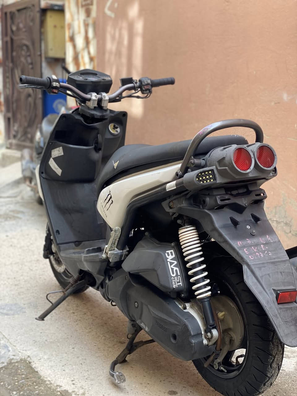 إسلام عليكم اخوان دراجه سكنس جبلي نوزل خطين ماشيه  41حقيقي  أروق كامله كفاله عامه ختم واحد ضمان مكينه وكفر 
ملاحضه / دراجه رمبه مو شارع 
مكاني ///بغداد الكريعات 
رقم ***********
