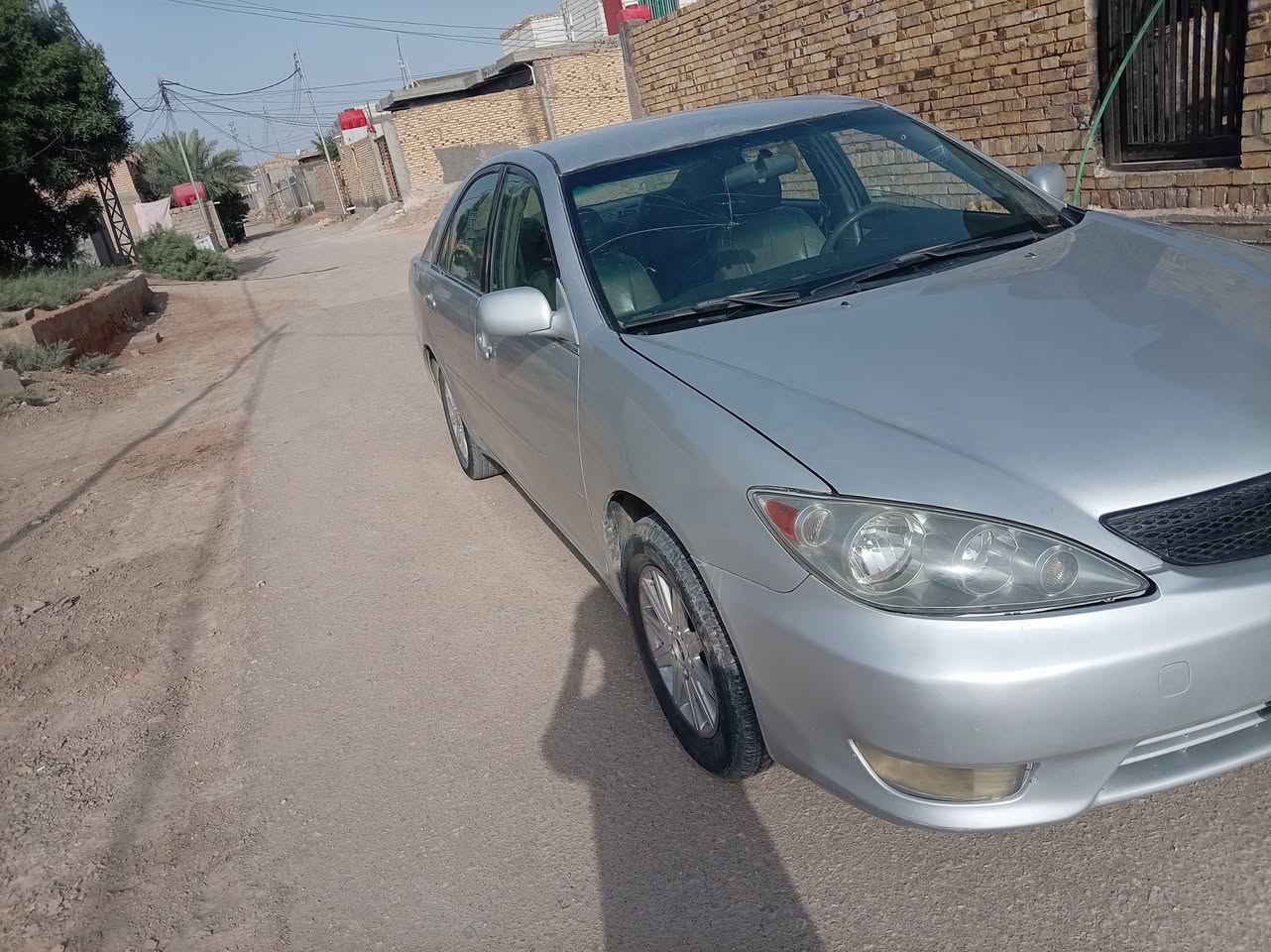 سلام عليكم كامري موديل 2005 سياره مكفوله من ضربه والكصه صبغ جماليه فقط تخم تاير جديد حداديه 85بل الميه  مكينه وكير تراي للبصره تبريد شغال ثلج      علمن سياره بدون راعيه جم حديد مكفوله عشائرين وسرقه. السعر 40وبيه مجال للشراي اذه مراوس هم ترهم  المكان النجف الاشرف/  ***********
