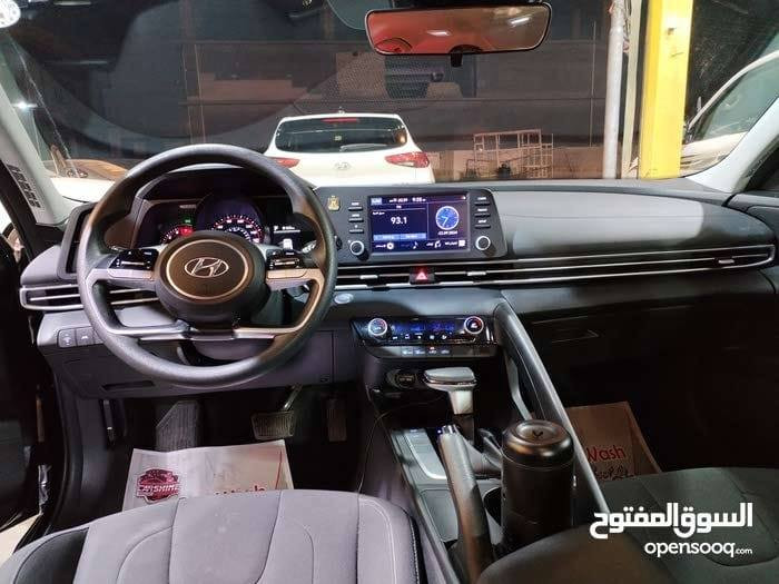 النترا موديل 22
 وارد امريكي (بدون ايرباك ) (مكفول)
محرك 2000 دوش
لون اسود (بلاك اديشن)
تحديد مسار/قيادة ذاتية/رادار 360/كاميرا خلفية
 و مواصفات اخرى بعد 
بصمة (دبل بصمة اصليات)
رقم اربيل (باسمي)  مكاني بغداد 
قطعة صبغ وحدة البونيد مبدل و مصبوغ 
تخم تاير جديد و باتري امارون جديد تبريد ثلاجة
ماشيه 52 الف كيلو 
للتواصل ***********
