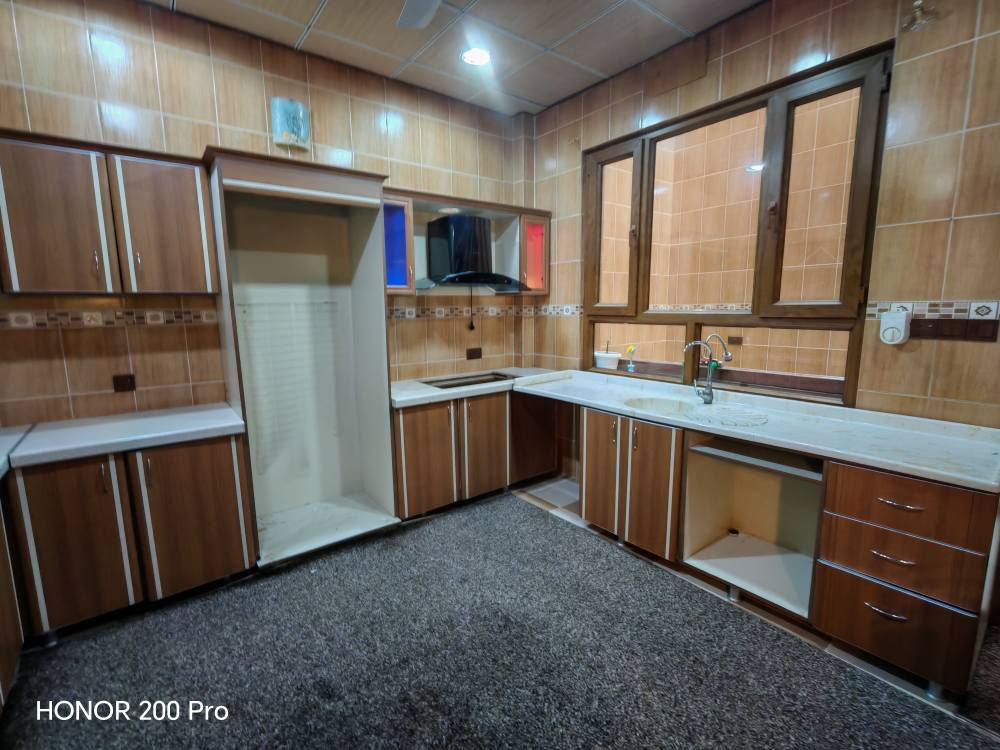 کەوانتەری تورکی باڵۆن پرێس 
جۆن بوێت وا جاک ئەکرێت 
دوو تاک دووتاکە 
مرەشەحێکی لۆکی  لەگەڵە  
بەسعرێکی کەوانتەرێکی حازری ئەیفرۆشم 
کەمترین نرخ 
*********** السليمانية, العراق
