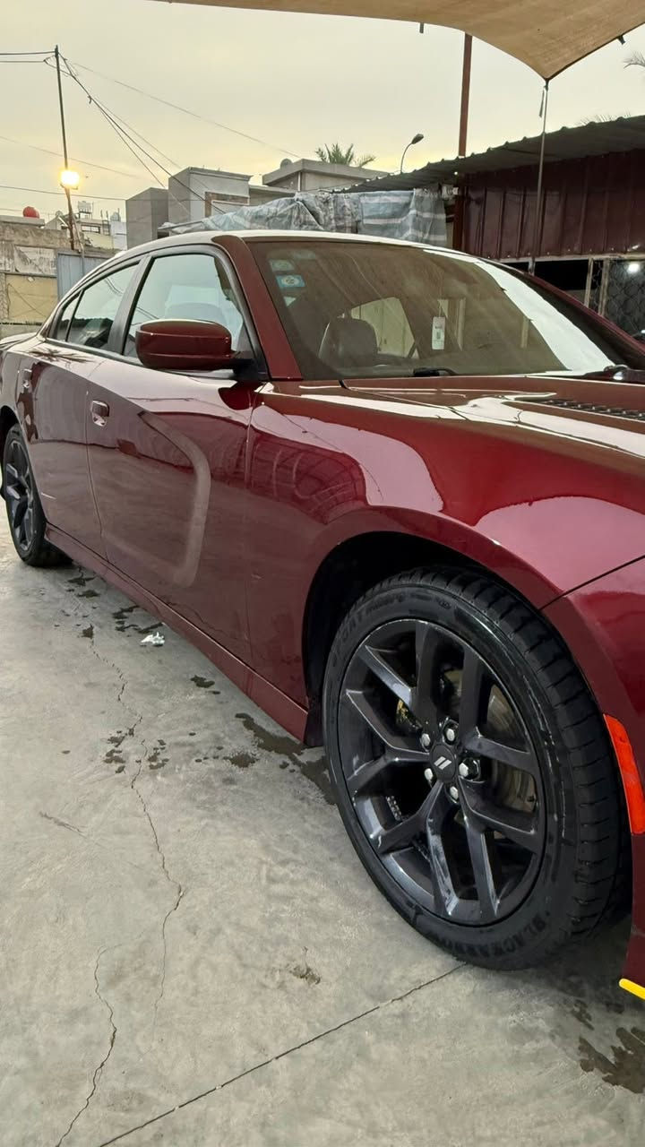 سلام عليكم
DODGE    .    

CHARGER  .

      .  

المحرك :3.6L V6

الون:  ماروني

موديل: 2021

الموصفات 

شاشه كبير

مثبت سرعه

تحديد مسار

بصمه ابواب                            

كشنات حضن

كشنات جلد

شفتات استيرن

تشغيل عن بعد

حساس خلفي

كاميرا خلفية دوار

تدفئه مري جانبي

عداد سرعه 70 ميل                                              

سونار مرفق مع منشور 

📍مكانه بغداد القاهره

رقم بغدادبسمي 

رقم سنويه هزه جديد

للاستفسار ***********

مكان السيارة بغداد

السعر 195

