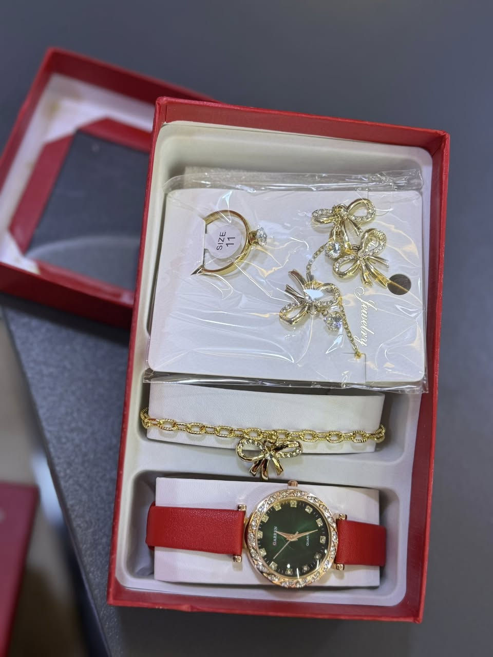 السلام عليكم 
تم وصول مسواك جديد 
بكج نسائي مرتب جداً 
مكتب جاسم للموبايل 
العنوان-ناحية- الزاب -قرية- شميط -محلات -الحجاجي
#جاسم***********
