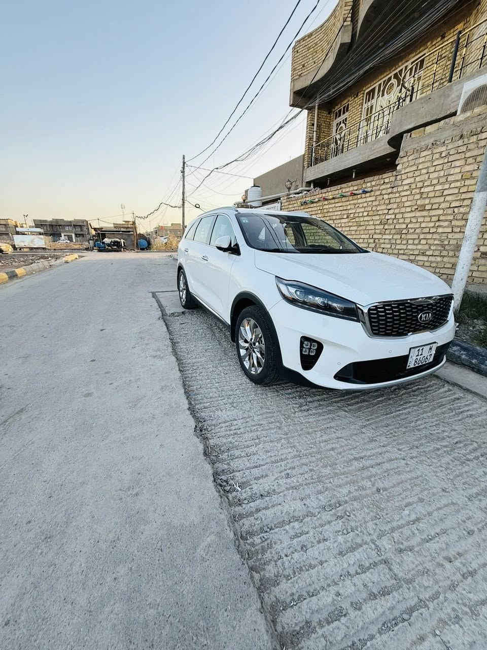 السلام عليكم...
سورنتو موديل 2018  كفالة عامة 

موصفات السيارة
محرك 6سلندر  3600  كفالة هية والگير خير من الله
 
7 راكب 
مري شفط 
اشارة ترحيب 
كار بلي 
ثلاث مودات قيادة 

4 وضعيات قيادة 
تحكم ستيرن 
تبريد ثلاث قطع  
حساسات خلفي امامي 
رادار 
السيارة ماشية 75 الف 

سعر السيارة 245وبيهة مجال بسيط جدا 
العنوان كوت مركز مدينة

للأستفسار:***********
