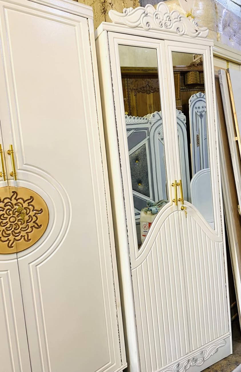 موديل جديد 🆕 وسعر مناسب 🔥جداً 

غرفه نوم نجاره عراقيه 8 قطع بسعار تنافسيه 
نوع الخشب كبس . وجه 6 ملم hdf. نقش cnc
                             داخل عادي 4 ملم 
         صبغ حراري (شذره)
مكونات الغرفه ؛
                     كنتور 6 باب 
                     زاويه 2 باب بارتفاع الكنتور 
                     ميز مرايه 
                     تاج جربايه 
                     كومدي جربايه تاج  عدد 2 
                     كومدي تلفاز 
                    طول الكنتور 3,20
                     ارتفاع الكنتور 240
                          ( يده سيبو )
      مع كل غرفه هديه 
توفر شازلونه حسب الطلب 
توفر خدمة شد ونقل 
لمعرفه التفاصيل التواصل مع الصفحه
او على

‏‭0771 335 3142‬

*********** 

#غرف #نوم #عراقيه #اسعار #مناسبه 
#عروض #رمضان #رمضان_مباركツ
