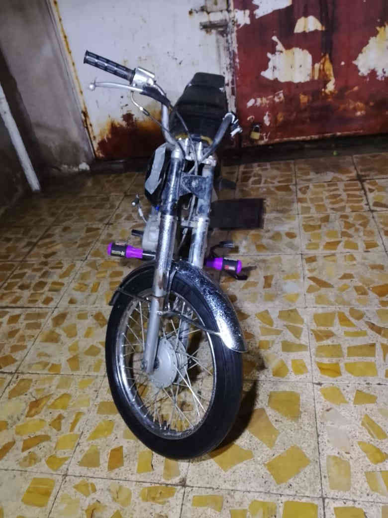 سلام عليكم دراجه للبيع مول 21 شلعه فول صالنصه تايكر سعره 300 وبيه مجال للطيبين كركوك حي نصر *********** فقط واتساب يشتغل والخاص مفتوح 24 ساعه
