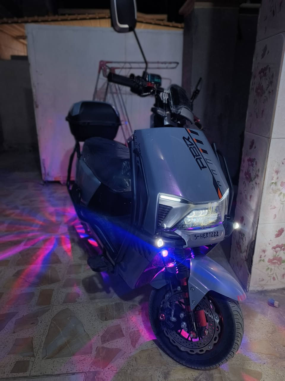 سكنس شحن ABR
دراجه جديده ماشيه ٤٠٠ كيلو بس وسرعة ١٤٠ حقيقي ١٢٠  و٧٢ فولت وتجي ست بطاريات كرافيين تمشيك بشحنه الوحده ٦٥ كيلو سويج بصمه كارت نسختين ودواسه اثنين 900 ألف وبيها مجال للشراي مكاني الزعفرانيه أربع شوارع


**إذا كنت صاحب هذا الإعلان وتريد حذفه لأي سبب، رجاءا أرسل رسالة إلى الدعم الفني**