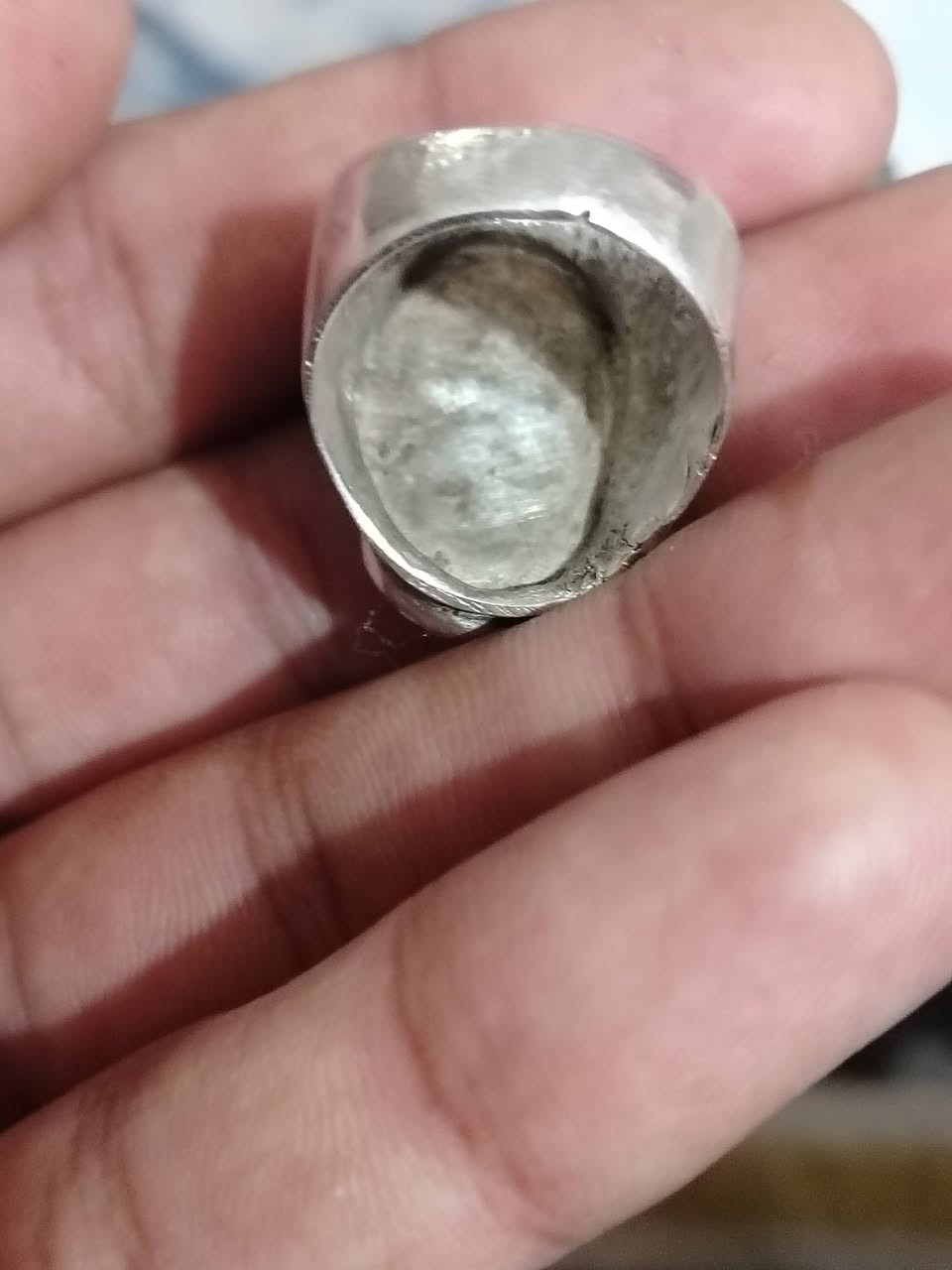 السلام عليكم احبائي محبس سليماني جدآ قديم هلال صياغه قديمه طاقه قويه مال ايام زمان الصيل السعر خاص العلوان بغداد شراي اهلن وسهلن رقم الهاتف ***********
