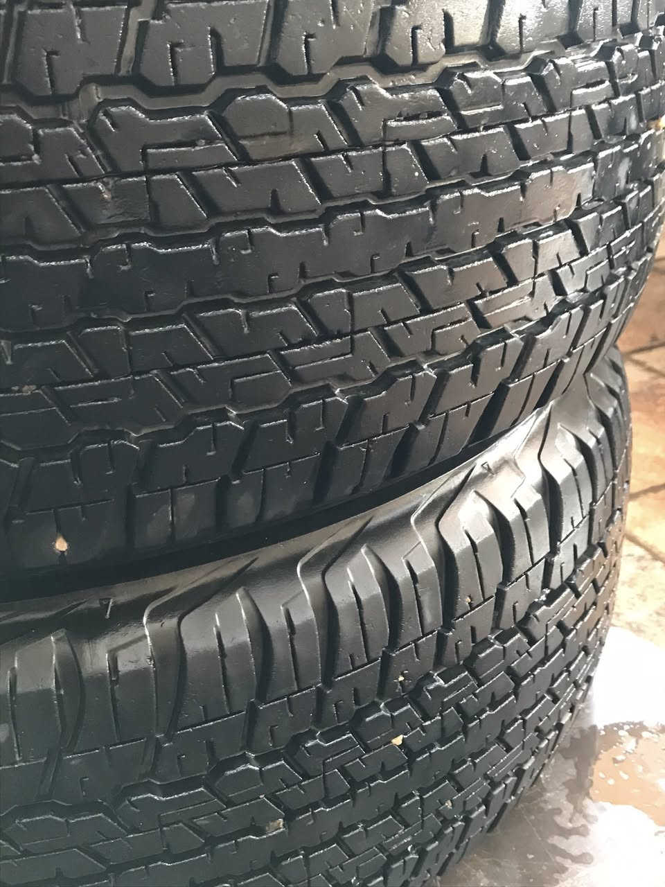 للبيع قياس   265/60R 18
صنع ياباني اصلي 
سعر 200 الف نهائي 
مكان بغداد حي جامعة 
☎️ ***********
