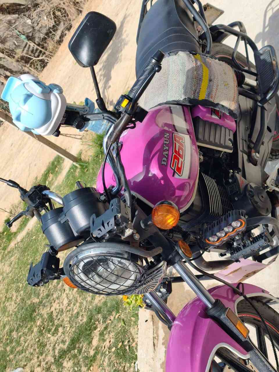 دراجه دايون نفخ للبيع 
-رقم وسنويه باقي بس اللوحات استلام 
-رقم مميز 
-كهربائياته شغاله كلهه
-محرك ٢٠٠
-بريك امامي وخلفي شغال 
-كمرك مدفوع مداور كبل بسمك 
-موديل ٢٢
-طالعه من المعرض ب٢٤الشهر الخامس 
-السعر ٢٢٠٠وبيه مجال لشراي
-مامتواجد عل فيس تصل وبيك خير ودلل. 
***********
