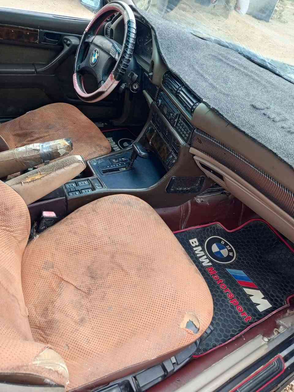 حجم 735 موديل 91 رقم انبار انكليزي تحويل ثاني يوم تبريدها كامل سياره  محرك كير مكفولات 29 بها مجال ***********
