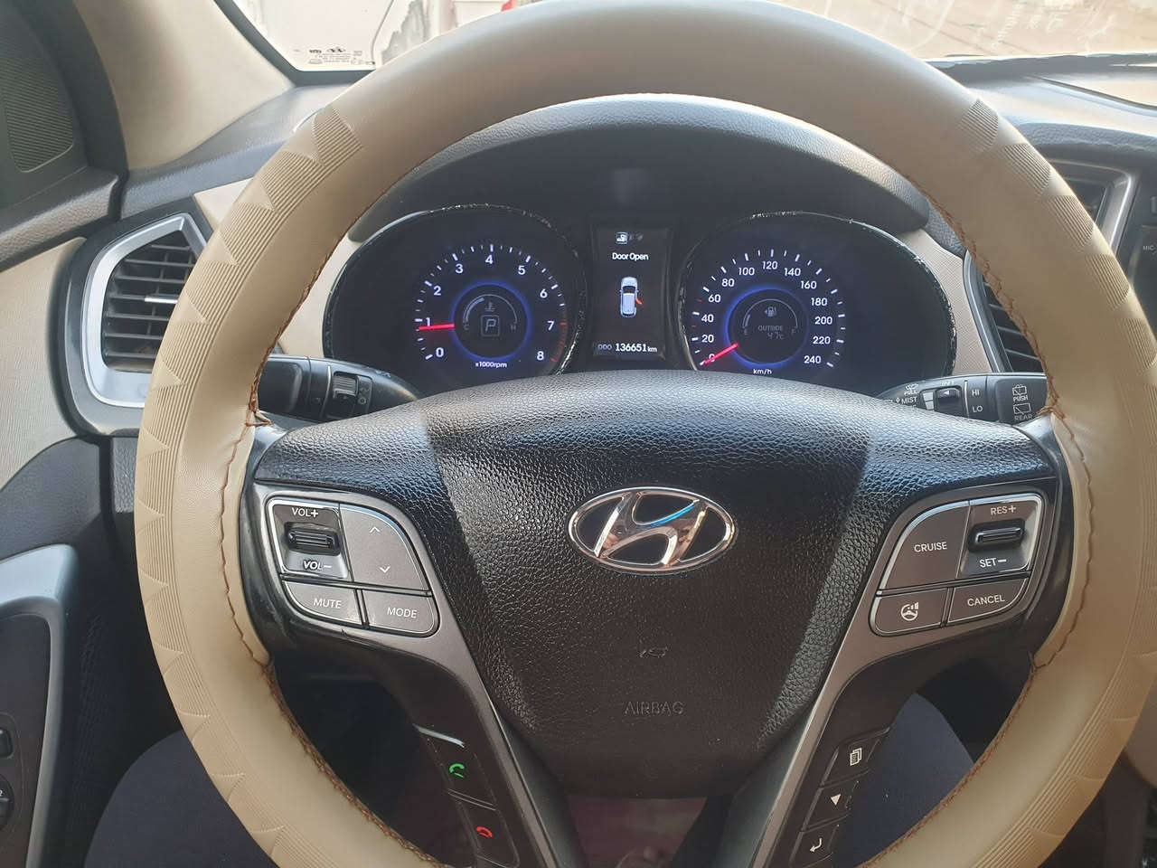 للبيع سنتافيا 2013 خليجي 6 سلندر و7 راكب وبأسمي فول ماشيه 145الف ضررها موضح بالسونار المرفق مكانها بالنجف للأستفسار الاتصال ***********
