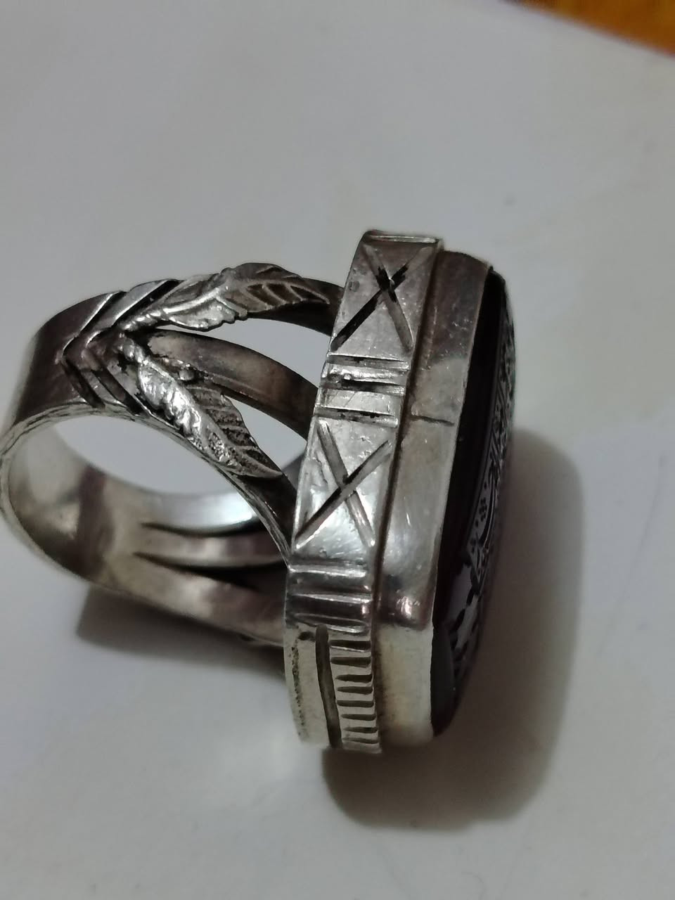 محبس صياغه ثكيله قديم عقيق نادر مقوش صورت الخلاص والبسمله ***********
