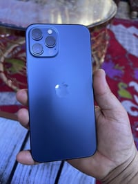 آيفون 12 برو ماكس  نضيف  400 بي مجال)07740425123