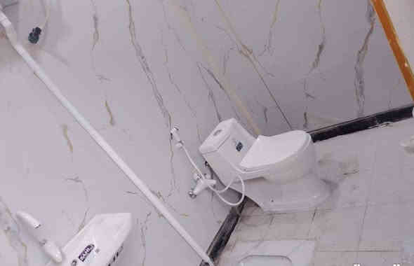 شقه بناء حديث  للايجار طابق اول معزوله في حي الزهور قرب كلية الكنوز تحتوي ع غرفه وصاله ومطبخ وصحيات سعر الايجار 400
***********
