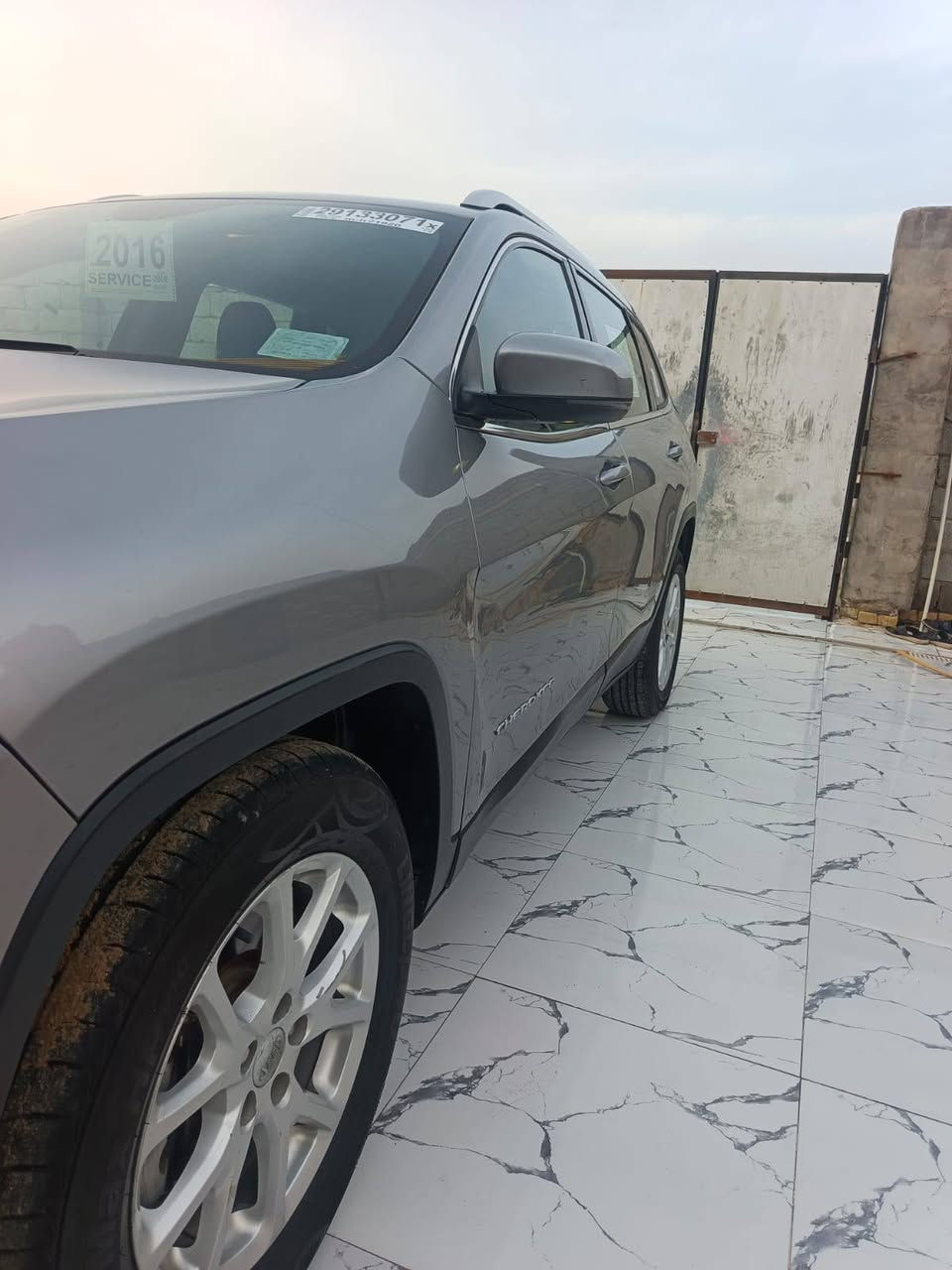 سلام عليكم جيب شيروكي بزون مديل 2016 سياره مكفوله من ضربه ول تبديل وصبغ رقم بصره سيار جديده مكينه 6 سلندر كير حداديه تخم تاير تبريد 🥶كله جديد سنويه لل2028 مكان ناصريه السعر ١٠٧ للسفسار عله هاذه رقم ***********
