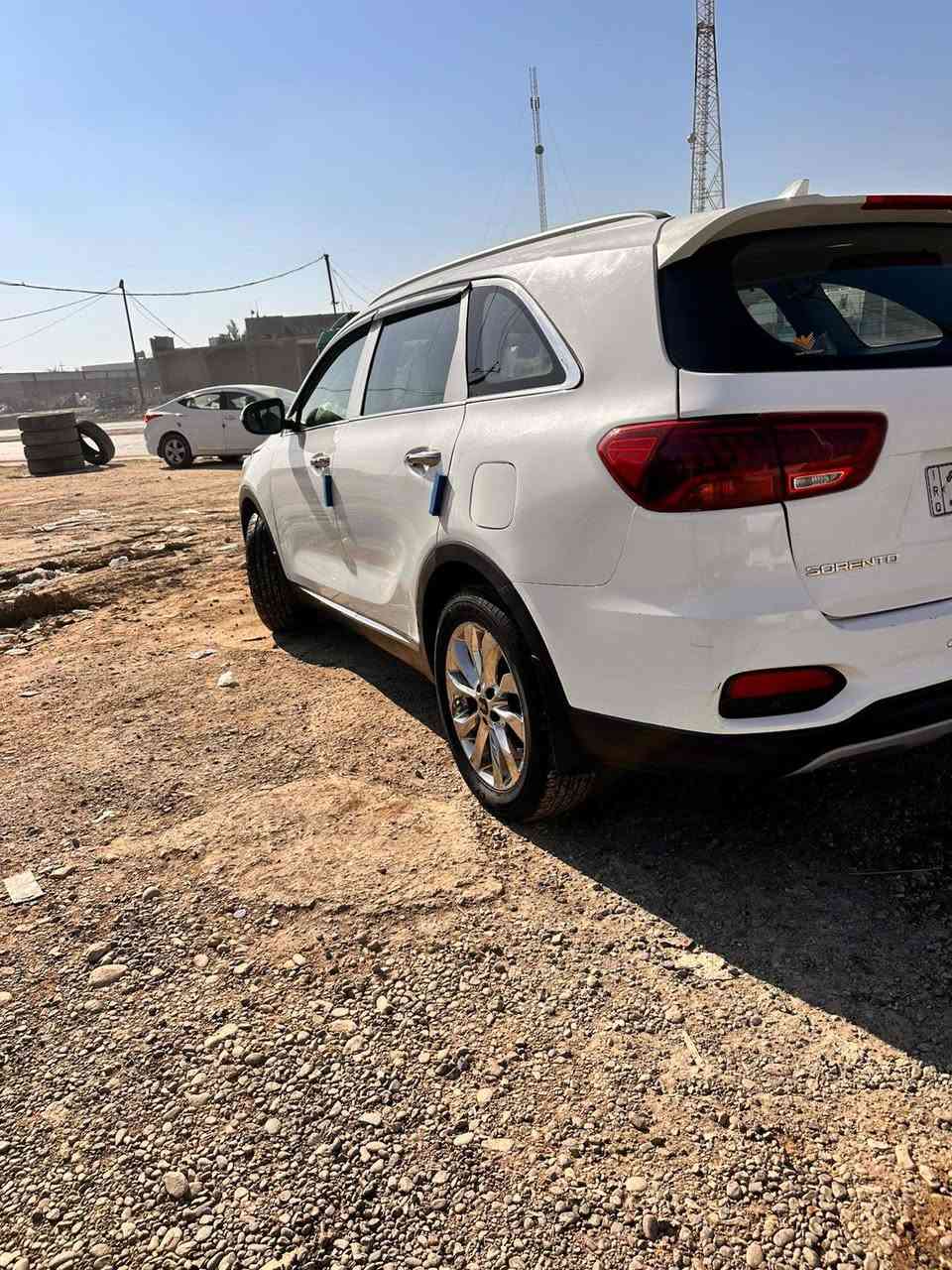 سورنتو خليجي موديل 2020 بغداد باسمي
فول مواصفات ماعدى البنوراما 

بيها صبغ بابين وجاملغ خلفي اثر طخه تكتك نفسهن 
مصلحهن
ماشيه66 قابل للزياده 
سعرها 220
العنوان بغداد 

هاتف ***********
