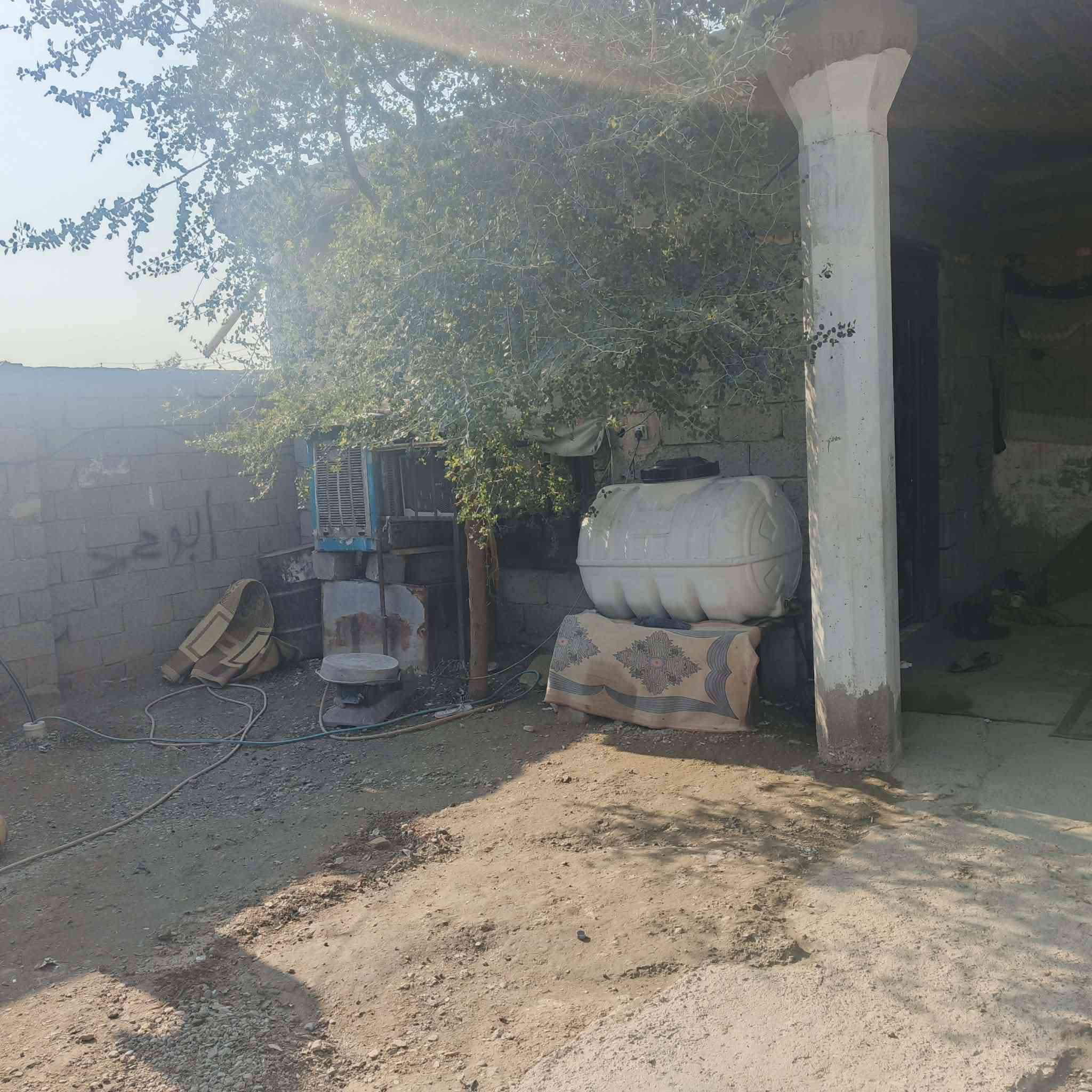 دار للبيع المساحة 225م زراعي السعر 35وبيه مجال
***********
