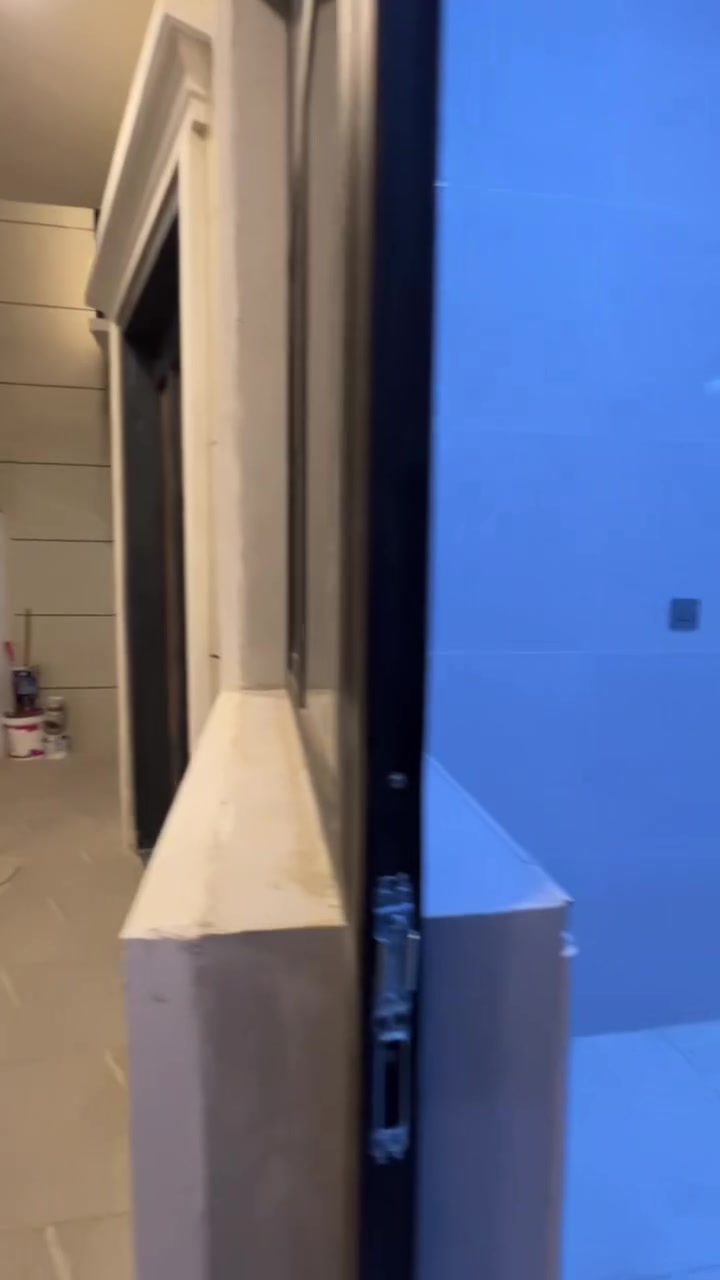بسم الله ماشاءالله
🏠#دار_للبيع   100متر واجهيه 6،25متر نزال 16متر
  طابقين   بناء حديث وتصميم متكامل ✨️

يحتوي البيت. ع[3غرف نوم -استقبال -صحيات عدد 2- صالة- ومطبخ] البيت شغل درجة اولى 

مع الخدمات[ماي-كهرباء-تبليط]✨️

🔴ملاحضه البيت جاهز للسكن 🔑

⬅️نوع العقار  طابو زراعي سند 25 اقرار محكمه 

⬅️العنوان #بغداد_الدوره_البوعيثه   
       مجمع الحليم 
🔴للاستفسار  خاص او الاتصال ع  الرقم 
☎️***********
