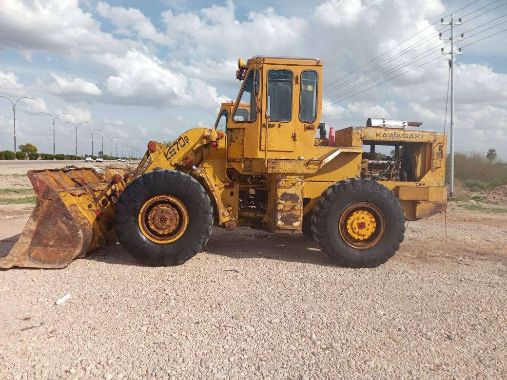 سلام عليكم للبيع شفل ٧٠ موديل٨٣ مكينه وكير وتركم كفاله تحويل ثاني يوم رقم بصره للستفسار تصال ***********
