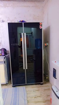 ثلاجه ومجمده للبيع 07814690422