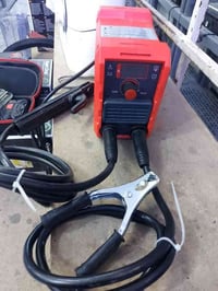 وصلتنا تشكيلة من اجهزة كهربائية وتحفيات وأنتيكات وعدد يدوية ومنزلية با...