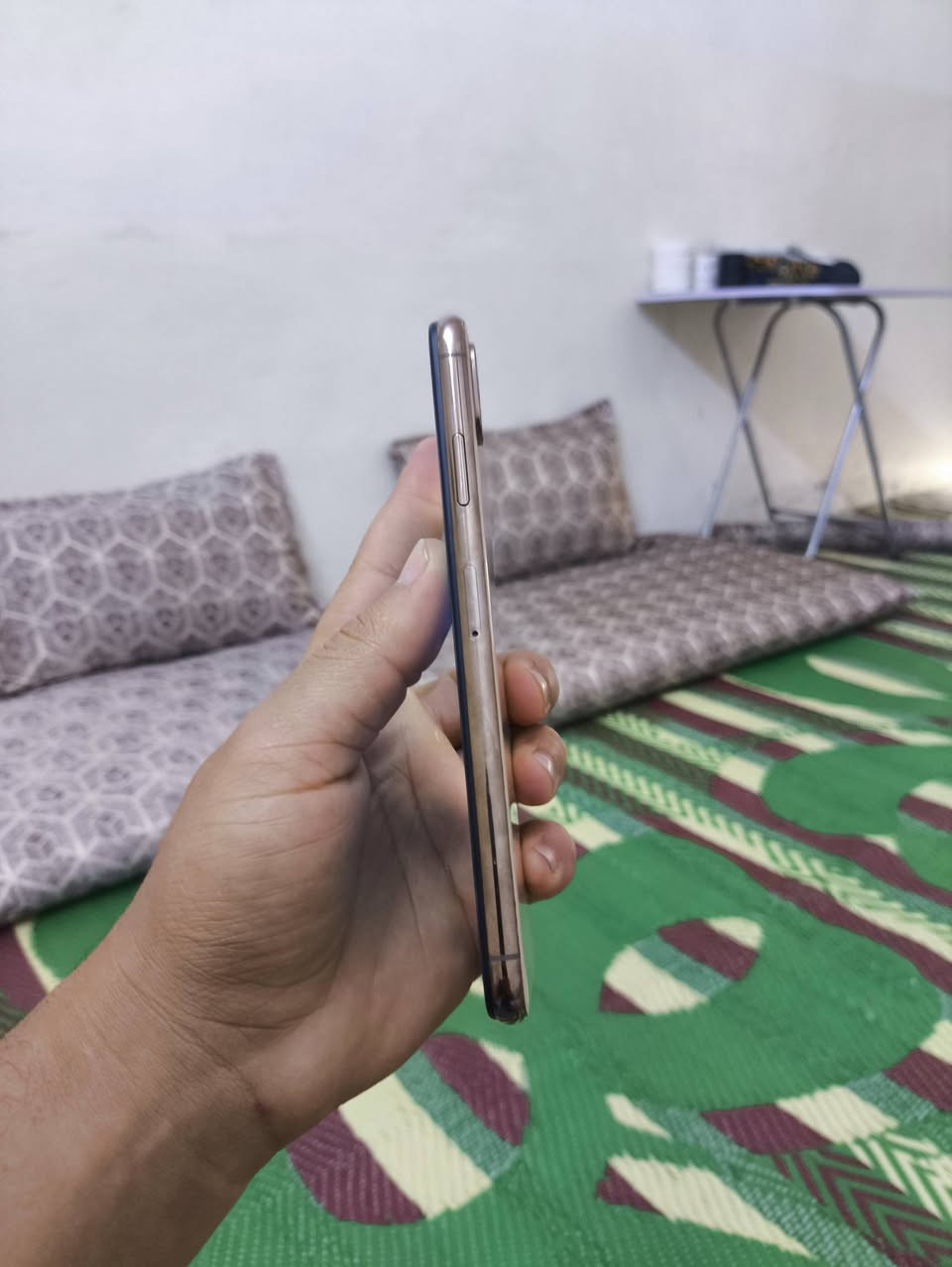 📱 ايفون XS Max
🔹 ذاكرة: 64GB
🔋 البطارية: 100% (مستبدل أصلي)

الجهاز شغال بالكامل:
✅ دبل شريحة شغالات طبيعي
✅ شبكات + واي فاي شغالات طبيعي
✅ الكامرات شغالات وتصويرهم حيل حلو
✅ الصوت واضح
✅ الهزازات شغالات

مواصفات إضافية:
📱 شاشة أصلي (ثلث خيارات)
❌ فيس آيدي واكف
⚠️ الكلاس مفطور لكنه ما مأثر على استخدام الجهاز

💰 السعر: 135 ألف وبيه مجال
📍 الموقع: موصل – الأيسر
📞 التواصل: خاص أو اتصال مباشر
***********

بيع فقط — توصيل ماعندي
