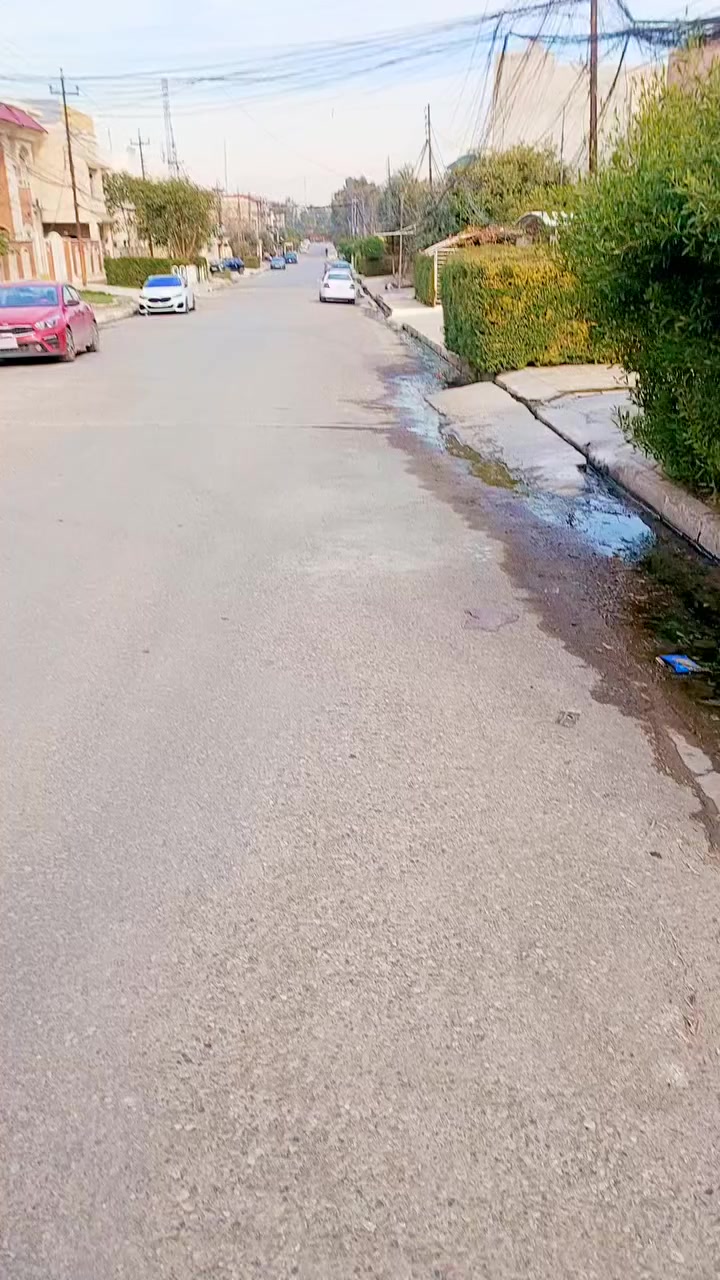 ارض سكنيه للبيع 
حي الرفاق شارع الروضه المحمديه 
المساحه 150 متر الواجهه 7.5 متر 
للإستفسار الاتصال على الأرقام 
***********
***********
