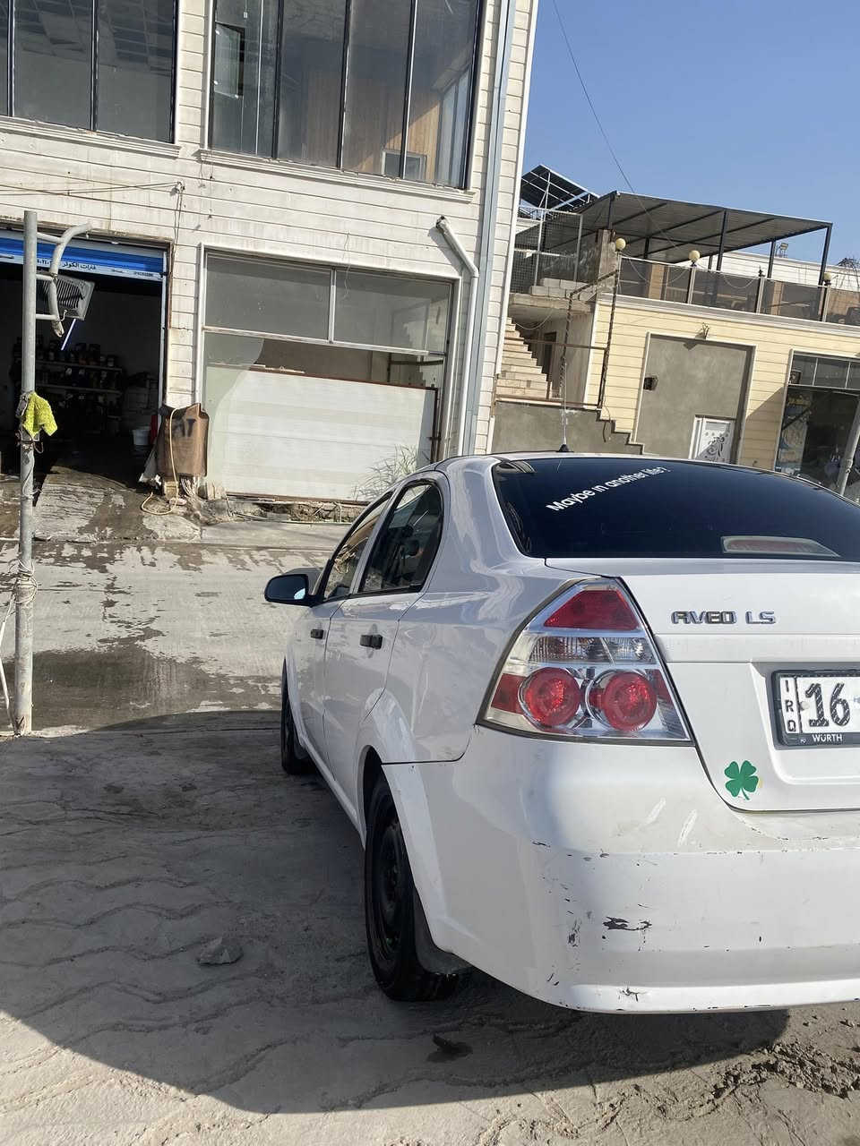 السلام عليكم 
أفيو ٢٠١٠
السياره جاهزه من كلشي حداده جاهزه 
بيه باب صبغ بدون فتح او بدون دواخل 
مكان السياره نجف 
***********
