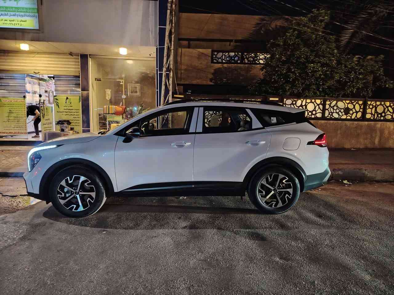 السلام عليكم.
للبيع كيا سبورتج 2025 هايبرد 

فول مواصفات (Full Option)

محرك قوي واقتصادي

كير أوتوماتيك

فتحة سقف بانوراما

شاشة كبيرة + نظام (Navigation)

كاميرات 360 درجة

حساسات أمامية وخلفية

تشغيل بصمة + دخول ذكي (Smart Key)

مقاعد جلد كهربائية (تدفئة + تبريد)

نظام تثبيت سرعة

تحذير النقطة العمياء

نظام المحافظة على المسار

بريك طوارئ أوتوماتيكي

إضاءة LED كاملة

مرايا كهربائية قابلة للطي

تكييف أوتوماتيك مزدوج

نظام صوتي ممتاز

اللون:....ابيض 

الممشى: .........3000.كم

الرقم . *********** ,:.
