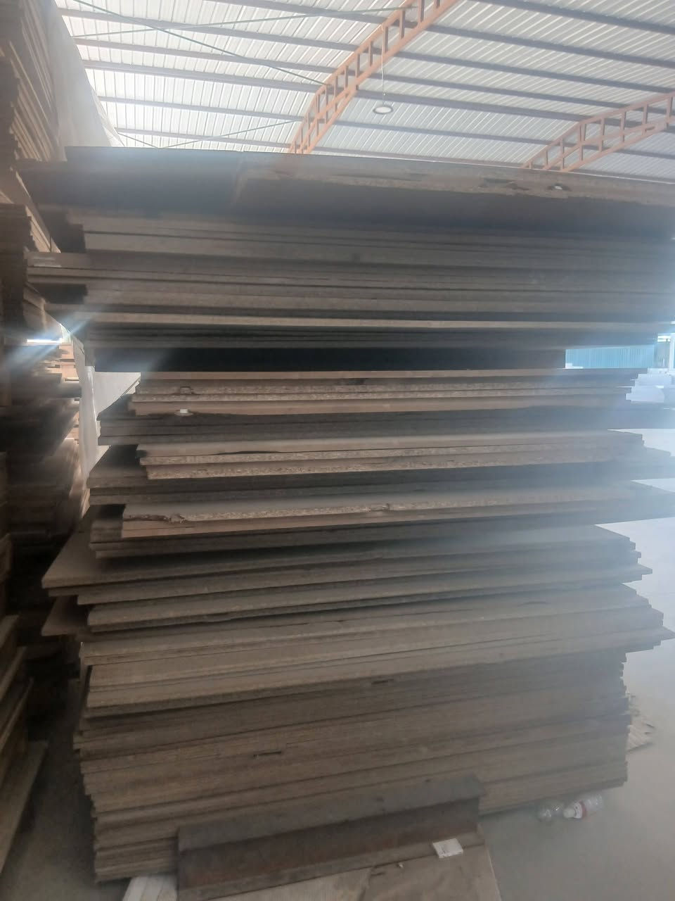 غشب مضخوط. لبيع جديد مامستخدم سمك ١٤مل طول مترين وعرض ١٨٠ كربلاء موجود ٣٠٠قطعه سعر قطعه ١١الف. ***********
