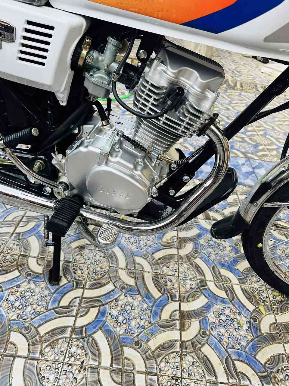 اسلام عليكم
 للبيع ٢١ تعمير شوفت عينك حلوه الدراجه ومرتبه برغي ما مفتوح بيها مكاني ناصريه قضاء الرفاعي مكلف بنشر رقم صاحب الدراجه ***********
