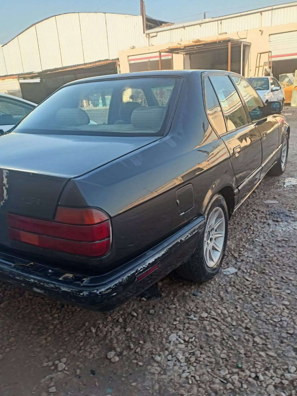 السلام عليكم بي ام 735موديل 1990مكينه مكفوله كير كايم بيه منضومه غاز 60لتر صدر جديد تخم تأير لا ضربه لا صبغ رقم بغداد انكليزي  السعر 25مكان السيارة حله 
***********
***********
