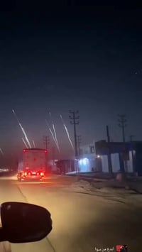 شاحنة • بدون تفاصيل