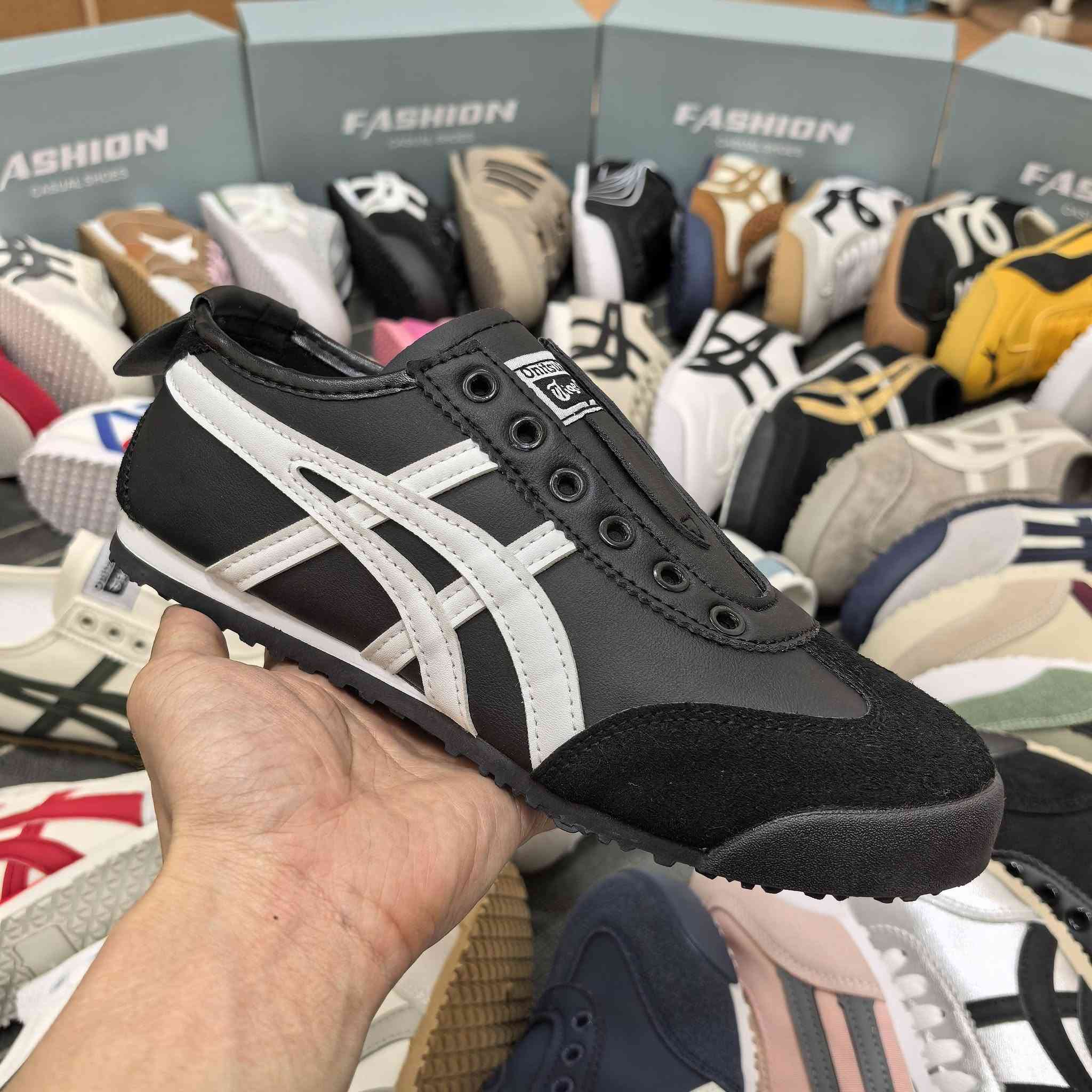 Items No.：M1824
Name：mixed shoes
Size：35-45,30Pairs/ctn
MOQ：150Pairs


**إذا كنت صاحب هذا الإعلان وتريد حذفه لأي سبب، رجاءا أرسل رسالة إلى الدعم الفني**