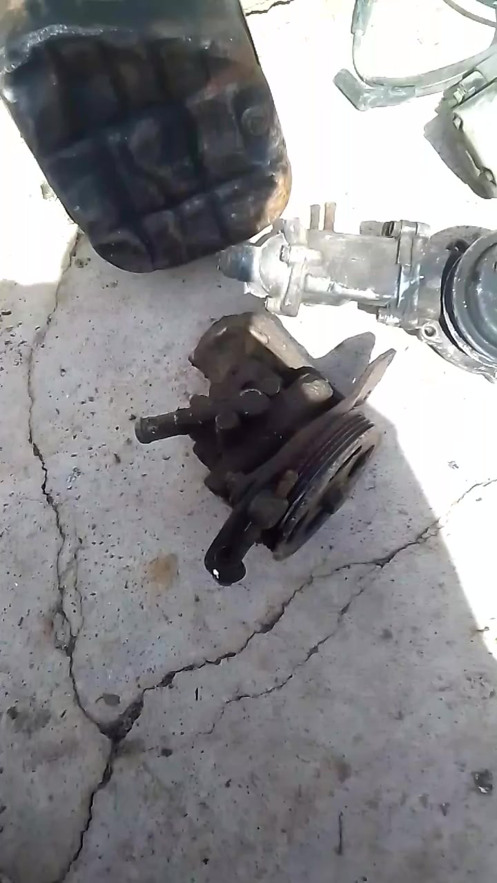 كلة مال نيسان صنى موديل تسعينات *********** و عندى واتساب
