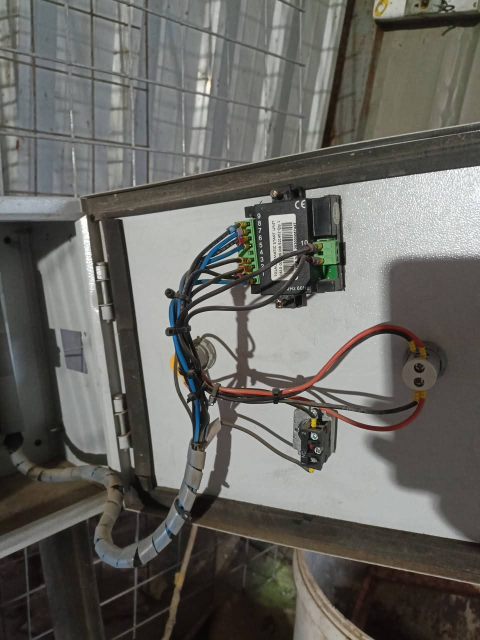 بورد تشغيل مواد للبيع المكان ديالى خان بني سعد الرقم ***********
