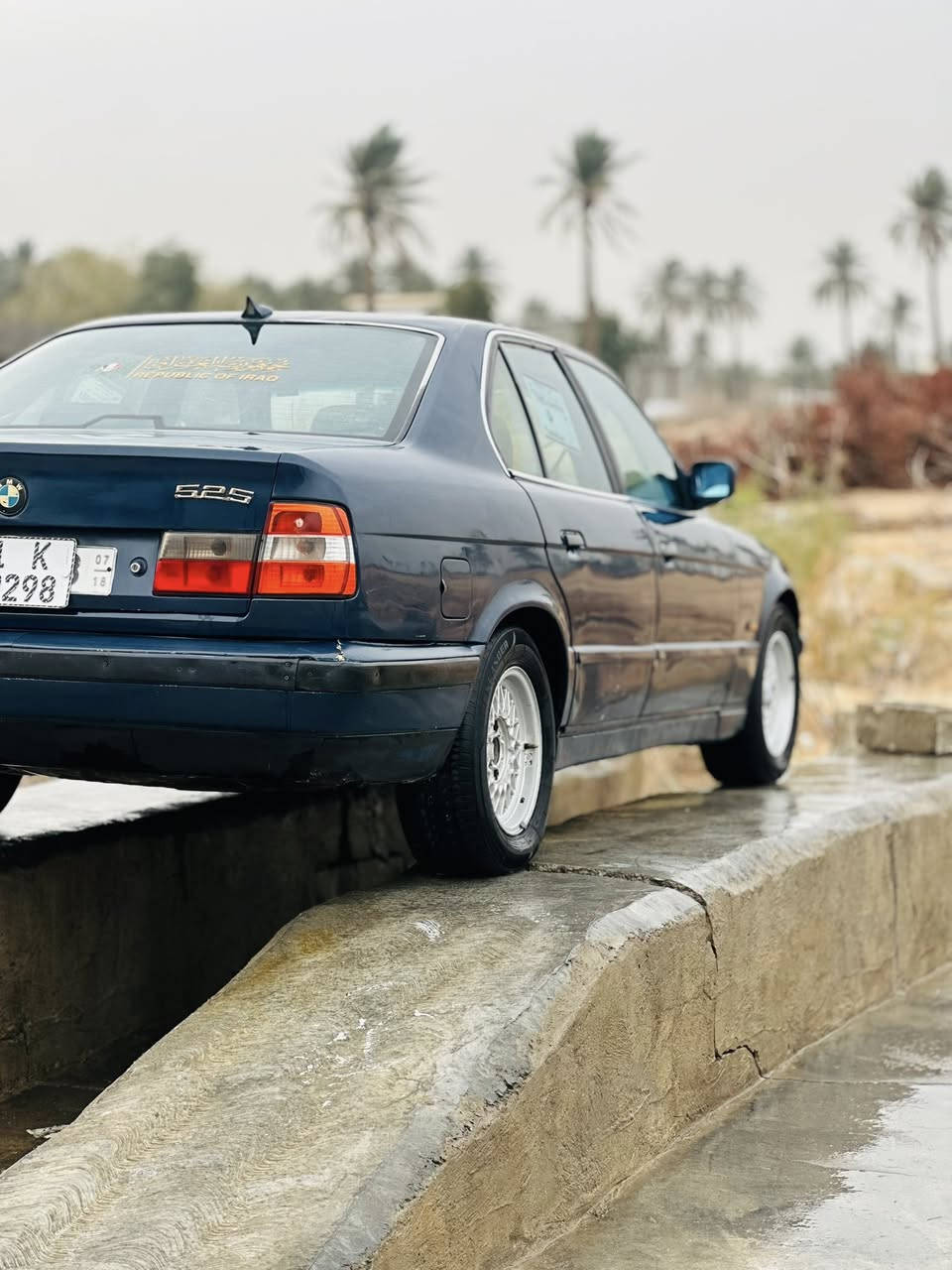 السلام عليكم BMموديل1990محرك مفتوح كير اتوو غرفه حلوه كلش  هسه مسويها هيه والارضيه والسقف تخم تاير حداديه فوك النص جديده السياره مابيه اي ضربه بس صبغ جماليه مكاني بغداد الرقم بغداد ***********السعر 50 بيها مجال للشراء
