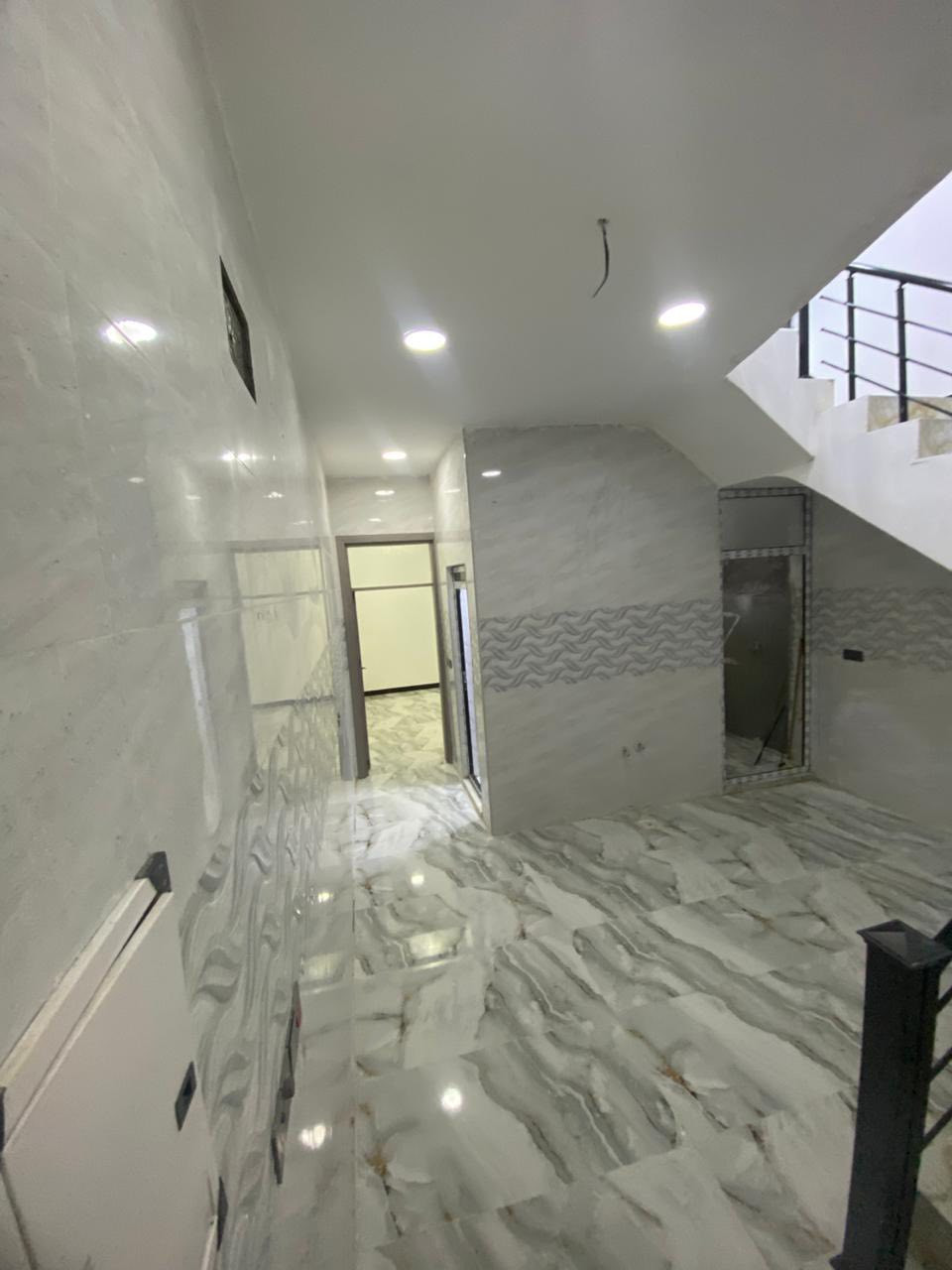 🔴 دار للبيع المساحة 75 متر مجمع العدل الاول شارع 
 مفتوح 🔴 

1️⃣البيت بالسمي تنازل شركة القلعة البيضاء 
2️⃣ البيت يحتوي على 3 غرف نوم 
3️⃣ البيت زراعي سند 25 

🔴 سعر البيت 105 وبي مجال 🔴 وبدون دلالية 

الأستفسار الأتصال على الهاتف 
*********** واتساب 
*********** واتساب 

العنوان الدورة البوعيثة
