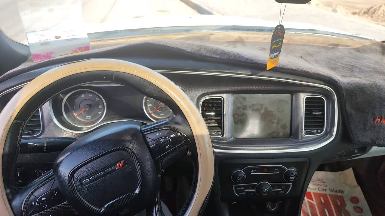 السلام عليكم هاي السياره للبيع بيها قطعتين صبغ بها وبيها ضربه بالصفحتين سياره اصوليه موديل 2015 سعرها 150 وبيها مجال قليل السياره عنوان السماوه مباشر مداور ***********
