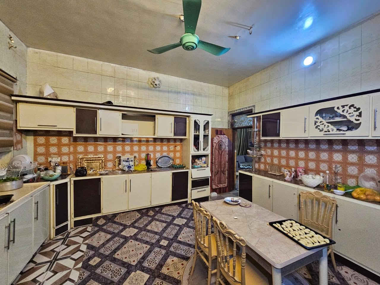 🔹 دار شبه هيكل طابقين 6غرف بالخاجية 🔹
🔹رقم الاعلان (177)
::::::::::::::::::::::::::::::::::
🔹المنطقة:- الخاجية 
🔹نوع العقار:- دار سكن/شبه هيكل/
🔹المساحة:- 200م
🔹الوجه:- 10م
🔹النزال:-20م
🔹عرض الشارع:: 10م
🔹سنة البناء:: 2010
🔹عدد الطوابق:: طابقين
🔹تفاصيل البناء::
🔹الطابق الاول يتكون من :: استقبال ومطبخ وغرف نوم عدد (2) وصحيات
🔹 الطابق الثاني يتكون من ::غرف نوم عدد (4) 
🔹أقرب نقطة:: افران العراق 
 
👈و لمزيد من التفاصيل يرجى التعليق (((ب تم)))

او الاتصال على الرقم 
***********

👈او زياره مقرنا الكائن في
الخاجية شارع 40 
مجاور الابتسامة الذهبية

أو عبر الروابط👇
 
-رابط التيك توك 
https://www.tiktok.com/@alwaset902?_r=1&_t=ZS-94pI1CR3LtN

-رابط الانستغرام
https://www.instagram.com/al_waset902?igsh=bTlibmQxZDE5dzFv

-رابط قناة التليجرام
https://t.me/waset902

-رابط قناة اليوتيوب 
https://www.youtube.com/@alwaset-n7b
