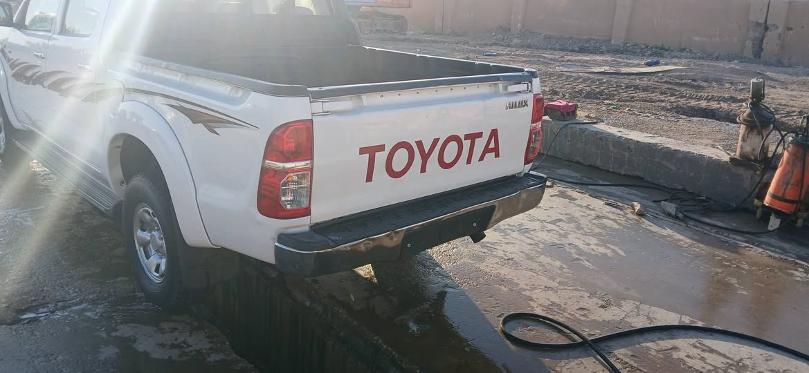 هيلوكس كويتي تيوتا  2011 رقم بصره فور ويل مكينه كاز مكفوله تبريد تدفئ شغاله كفاله عامه بيه  قليل بارد تخم تاير جاهزه السعر ١٥٥ بيه مجال بيع مراوس مكان بصره اتصال بلرقم ***********
