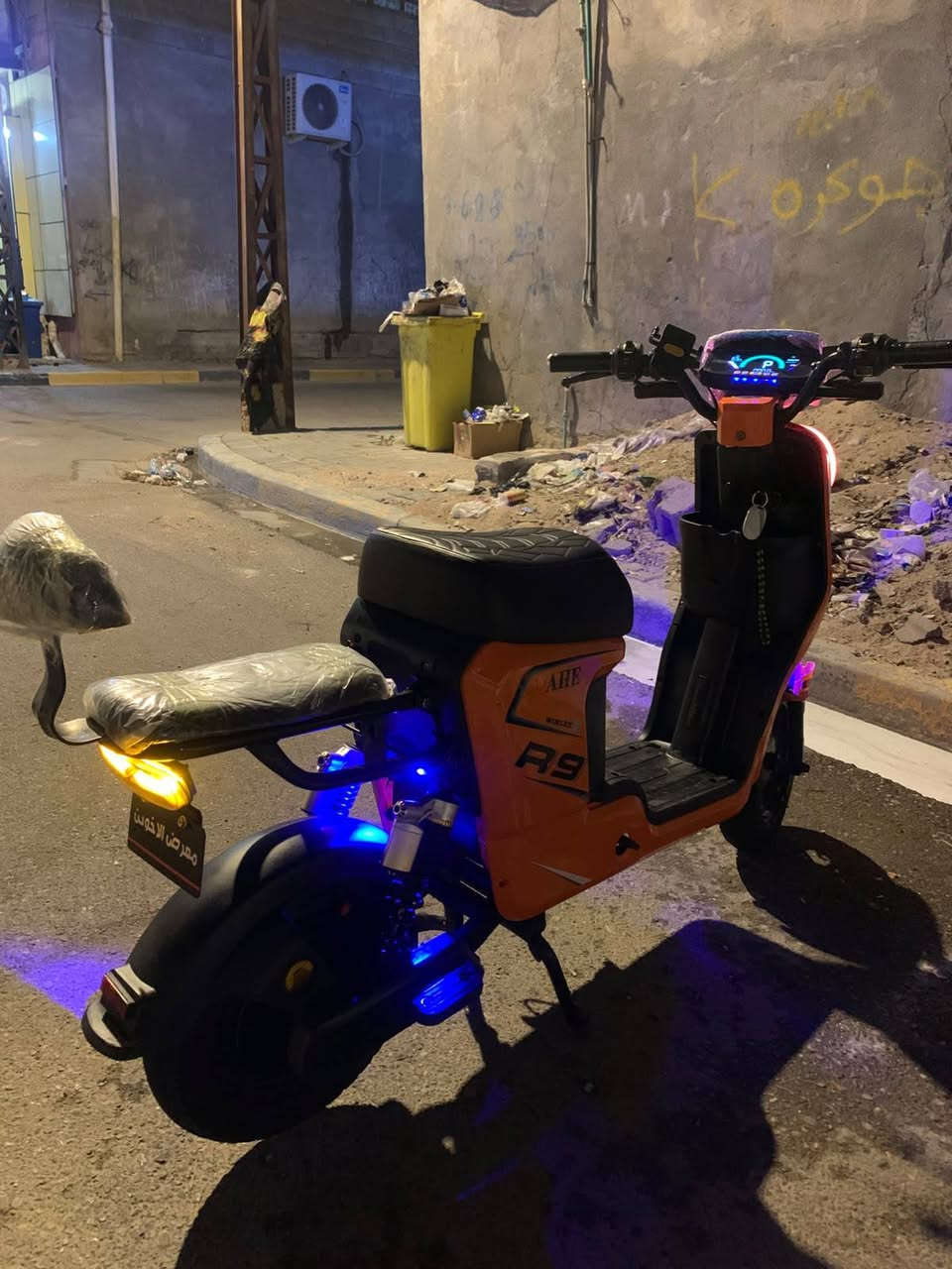 سلام عليكم دراجه R9 للبيع فول نضافه مديل 26 خمسه بطاريات 32 انبير كهربائيات كلهن شغالا دراجه كفاله سعرها 450 وبيها مجال مكان بصرا قبله الرقم *********** واتساب
