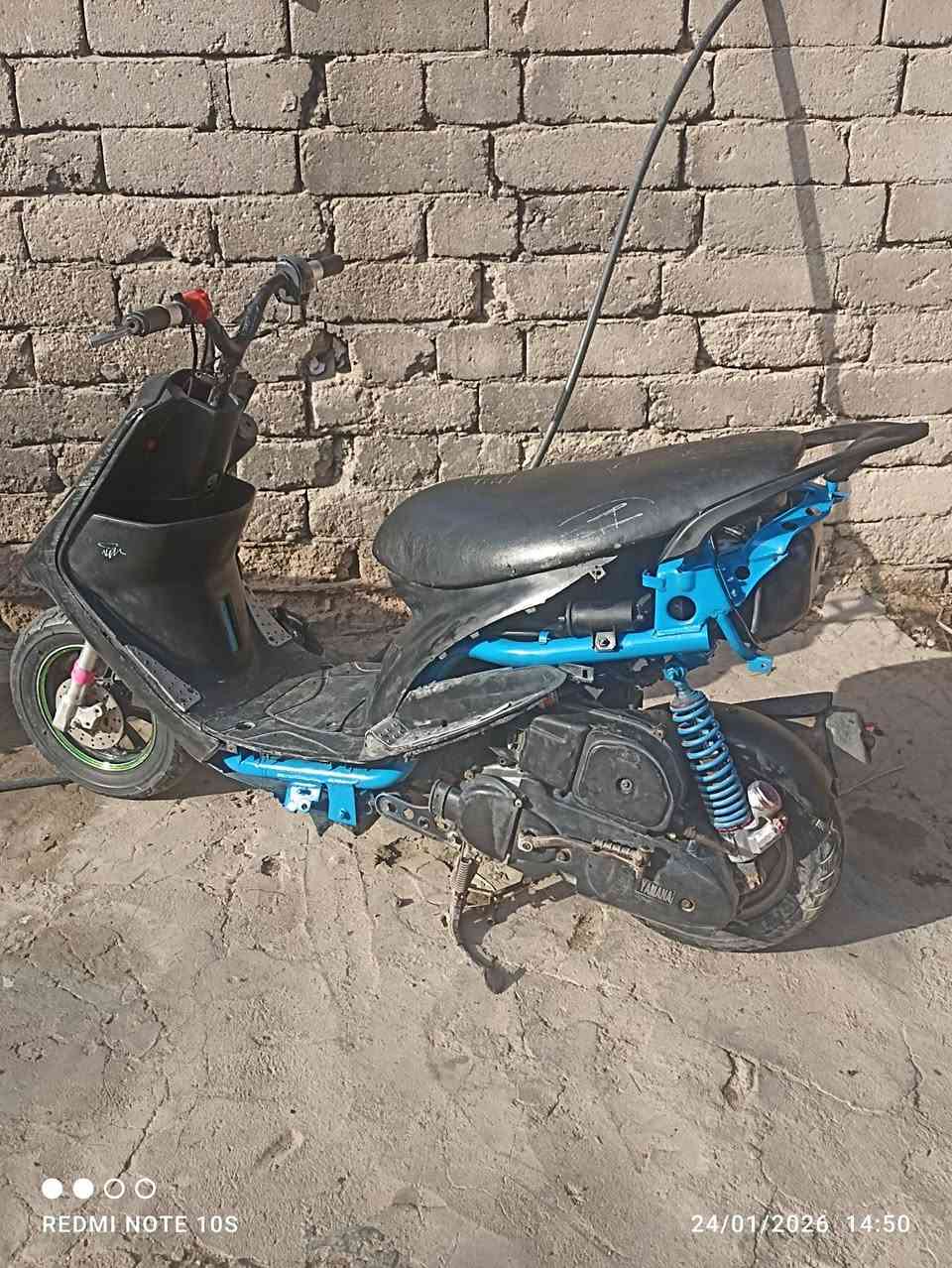 سلام عليكم عمي هاي دراجه للبيع مامفتوحه بوشته 49 شلعه ومعدل توه معمره مكينه حاويه برغي مامفتوح بيه سعره 525 وبيه مجال ***********
