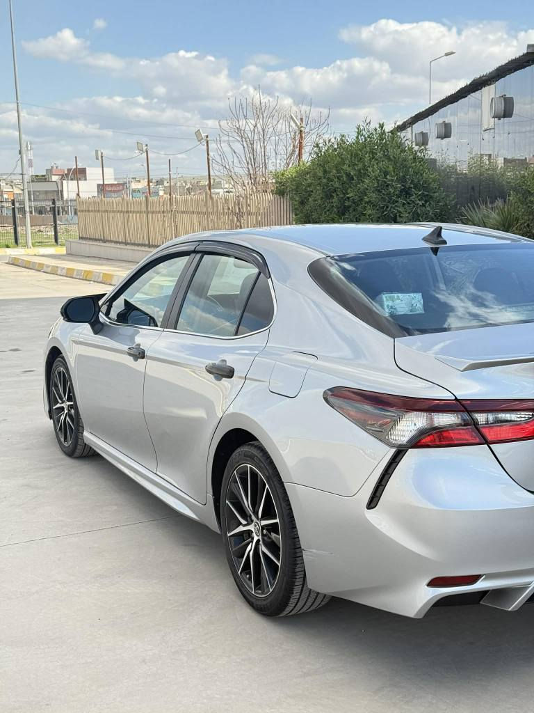 سلام عليكم سيارة كاميري 2021مواصفات se  بصمةية بةس سلايت نية بي صبوغ كير مكينة تبريد بةشرت 4تاية تازةية  دةفتر بانزيني هةية بةناوي خووما سونرةكةيم داناوة 185مجال سيارةكة لة داقووقة *********** دكوك, كركوك
