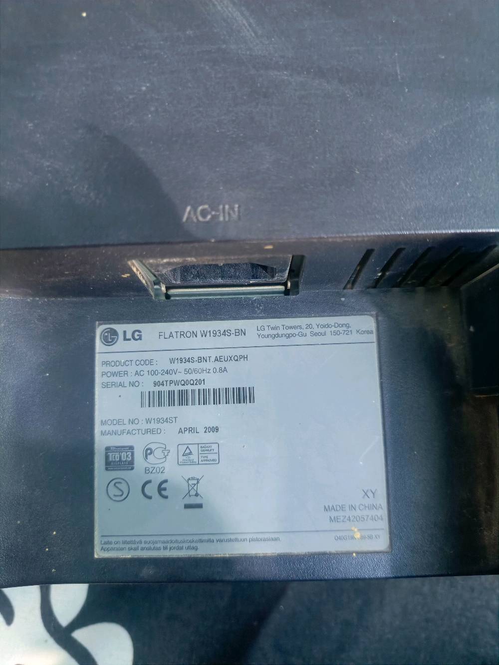 للبيع شاشة LG FLATRON W1934S
١٩ بوصة ٧٥ هرتز  نضيفه ومامصلحه عنوان كوت 
سعر 70وبي مجال