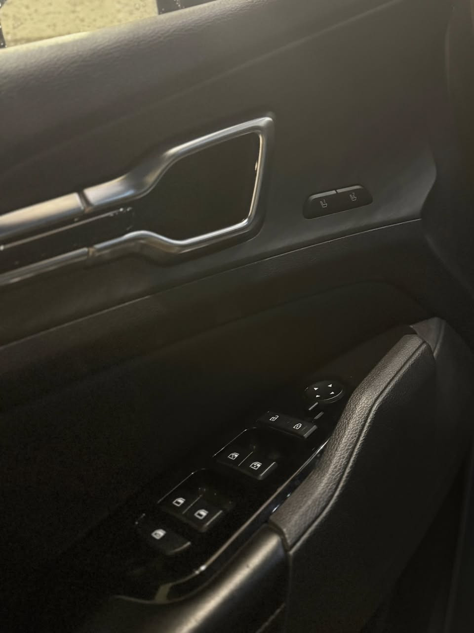 السلام عليكم
كيا سبورتج فئة X-Pro
موديل 2023
سياره نظيفه حيل ومابيها صبغ بس باب صندوق من امريكا 
ماشية 51 ميل 
السياره بيها بارد 
موجود رقم شاصي وتجيك لصور 
السعر 212
***********
