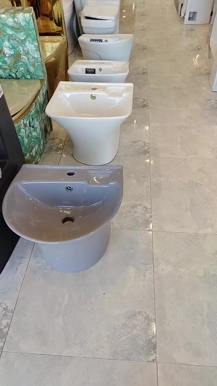 مغسله تعليك أحجام والوان متعدده
متوفرا الان داخل معرض العزاوي 👇🤫


**إذا كنت صاحب هذا الإعلان وتريد حذفه لأي سبب، رجاءا أرسل رسالة إلى الدعم الفني**