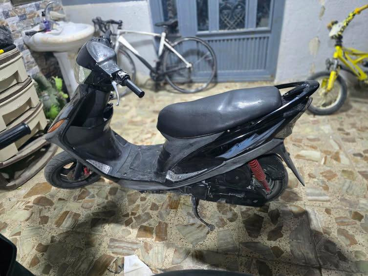 السلام عليكم دراجه ماكس عدله للبيع دراجه بلاديه برغي ما مفتوح بيها وصالنصهfm الدراجه تدك 120 تجي وتفحص وتشوف دراجه نضيفه انضف من الصور  بوشه49 بلاد ما مفتوح برغي بل مكينة للاستفسار ‭0774 952 0217‬
